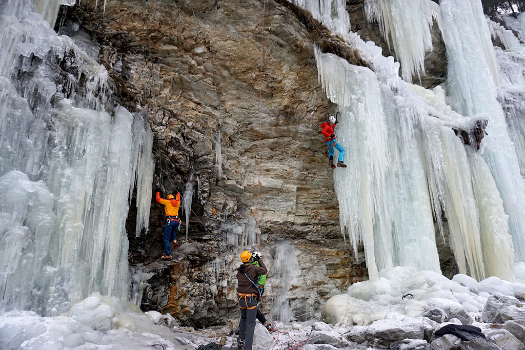 adventure climbing  - trial climbing get a first feeling for the ice